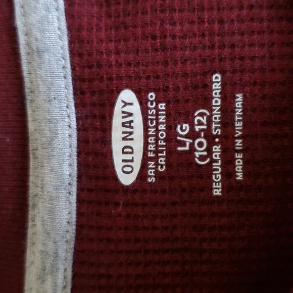 Old Navy maroon long sleeve with print & plain white long sleeve bundle - Picture 6 of 13
